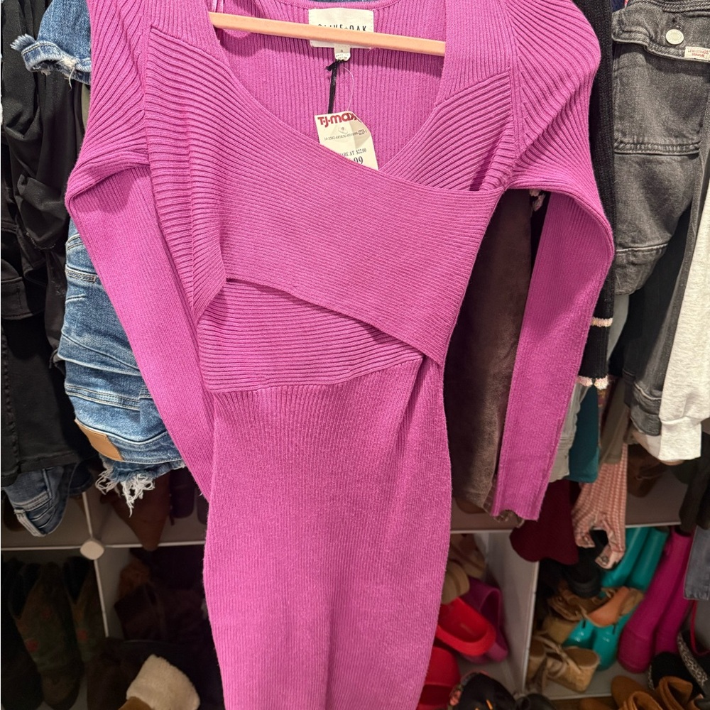 Olive & Oak Fuchsia Long Sleeve Dress